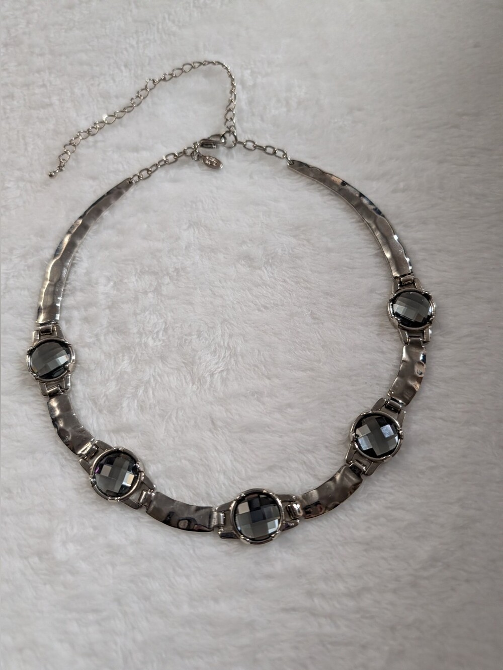 Vintage Cookie Lee Silver-Tone Gray Faceted Glass Collar Necklace Jewelry